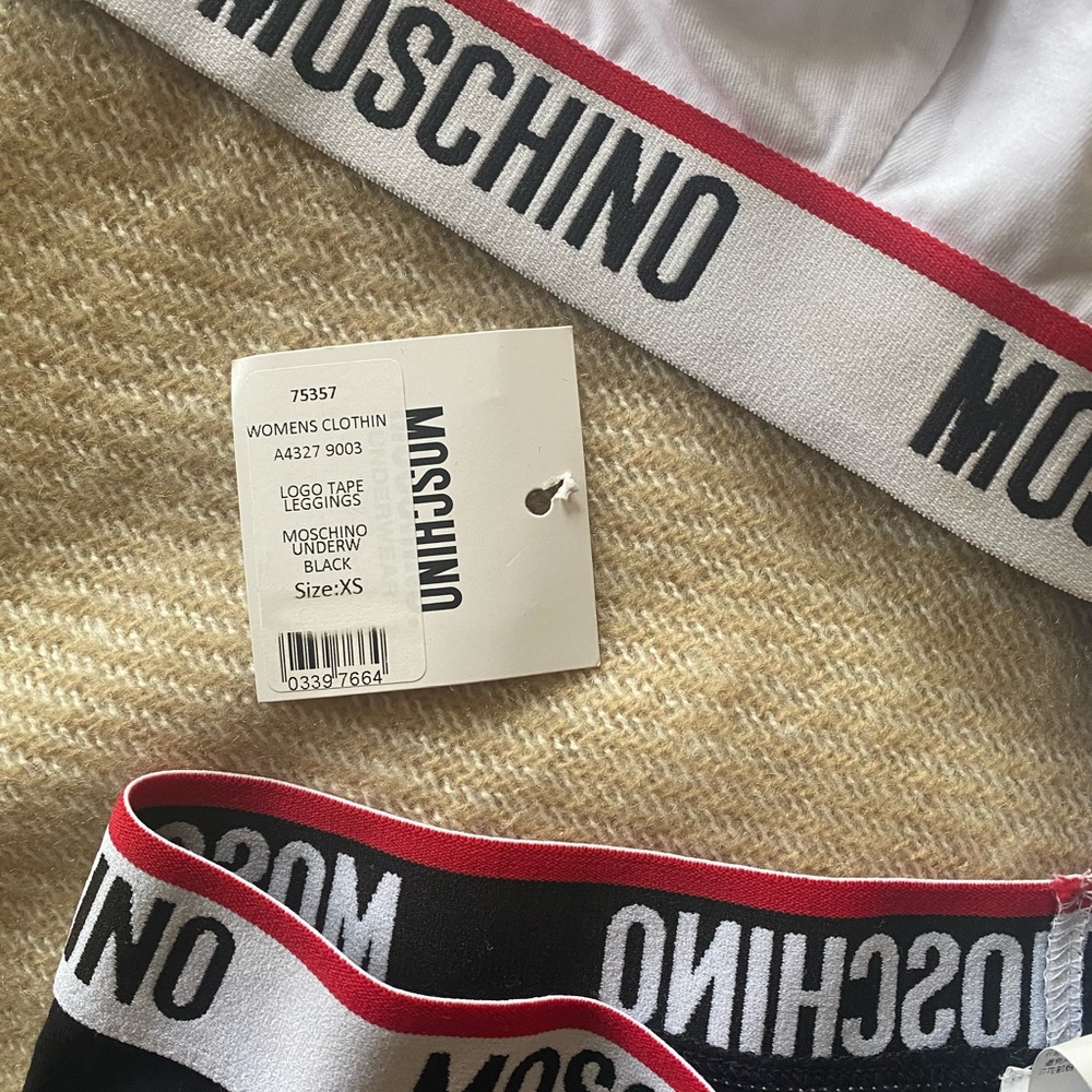 Moschino Set - Picture 6 of 7